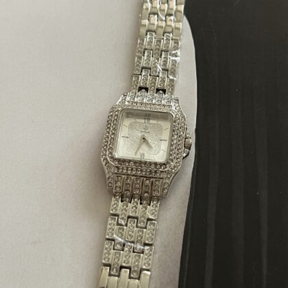 Ženski Sat Minimalist Luxurie Silver
